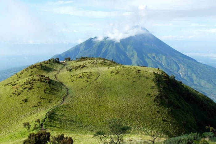 gunung untuk pendakian