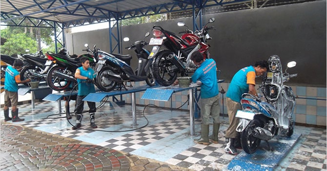 Spanduk Cuci Motor Salju contoh desain spanduk