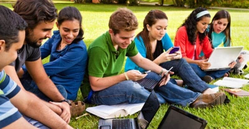 aplikasi smartphone untuk mahasiswa