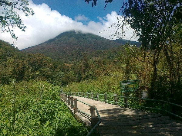 Air Terjun di Kawasan Wisata Cibodas