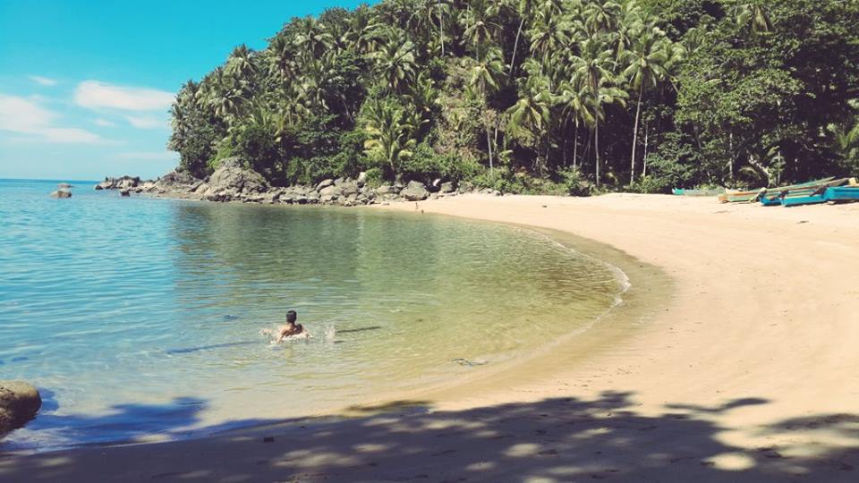pantai terindah di maluku - pantai nanseri