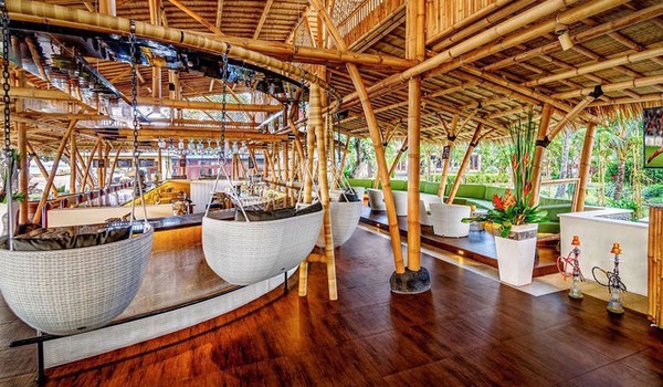 Restoran-restoran Dekat Pantai