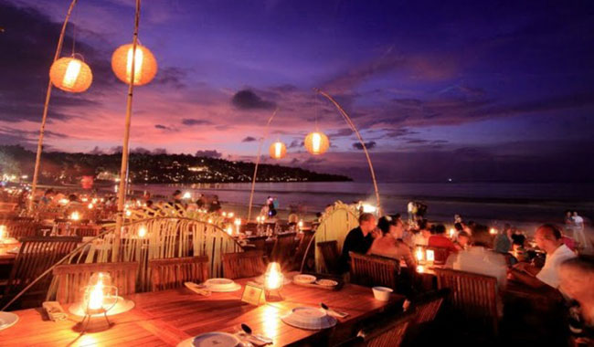  Restoran  restoran  Dekat Pantai  di  Bali yang Menyuguhkan 