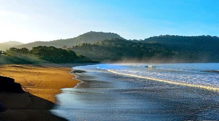 Wisata Pantai Terbaik di Jember