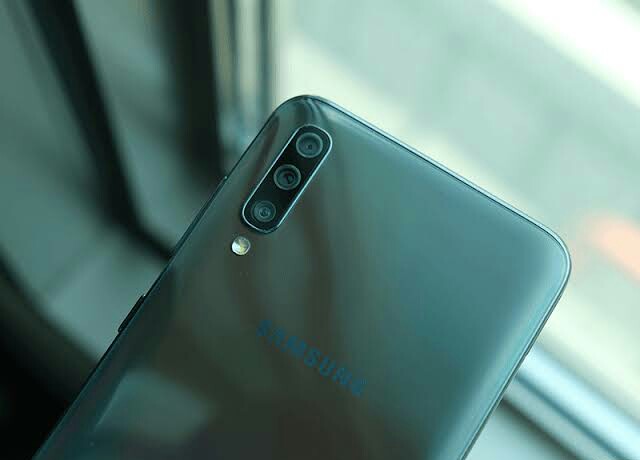Samsung Galaxy A70