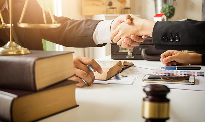 Pentingnya Advokat dan Konsultan Hukum