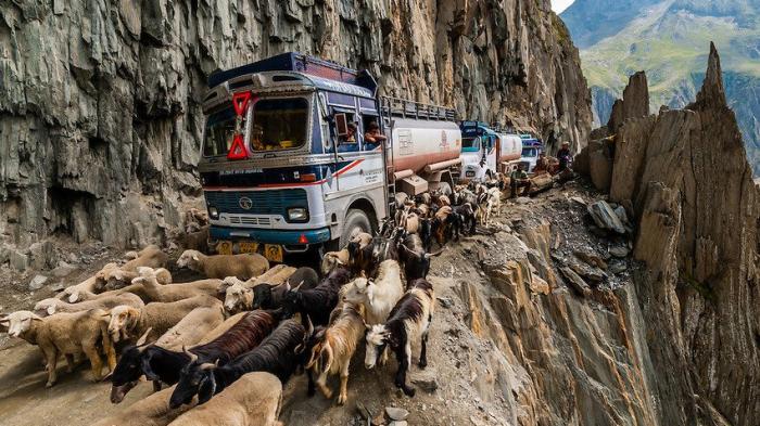 Jalan Paling Berbahaya di Dunia