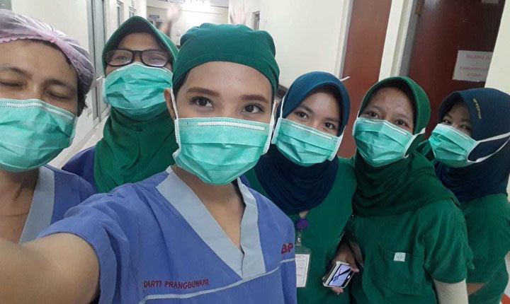 Wanita Sukarelawan Covid - 19