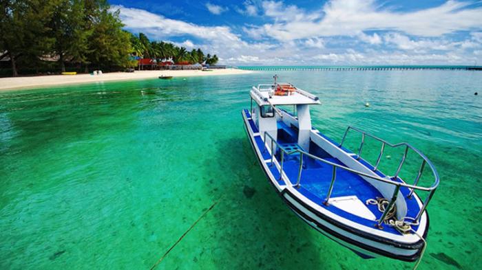 pantai terindah derawan