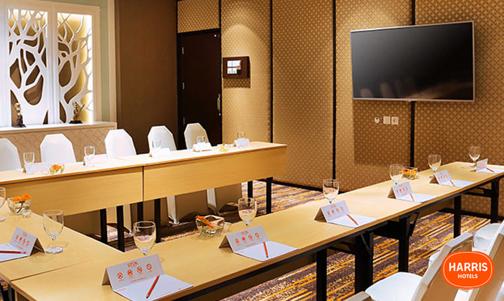 ruang pertemuan yang ada di harris hotel